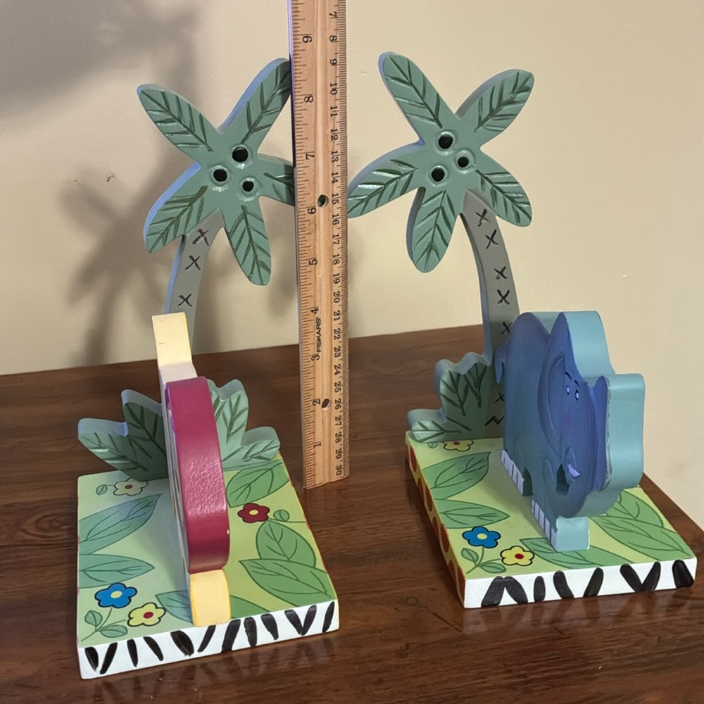 LION-ELEPHANT WOODEN BOOKENDS (pair) - Picture 11 of 13